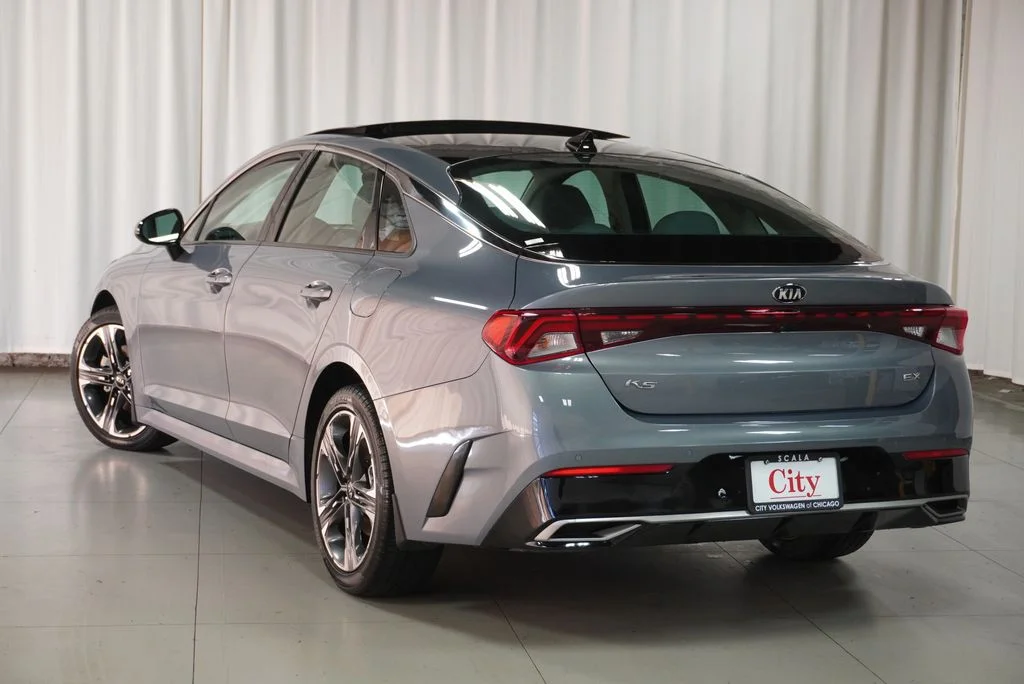 Used 2021 Everlasting Silver Kia EX image 17