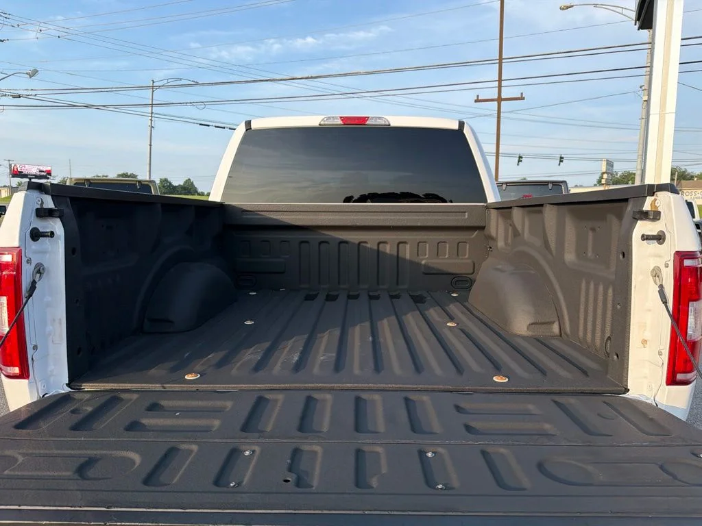 Used 2018 White Ford XLT image 10