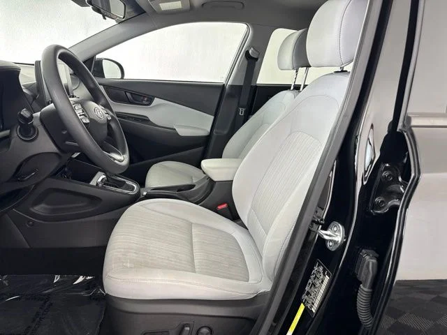 Used 2023 Black Hyundai SEL image 23