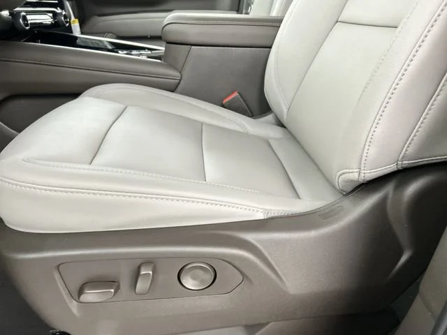 New 2026 Summit White Chevrolet LT image 23