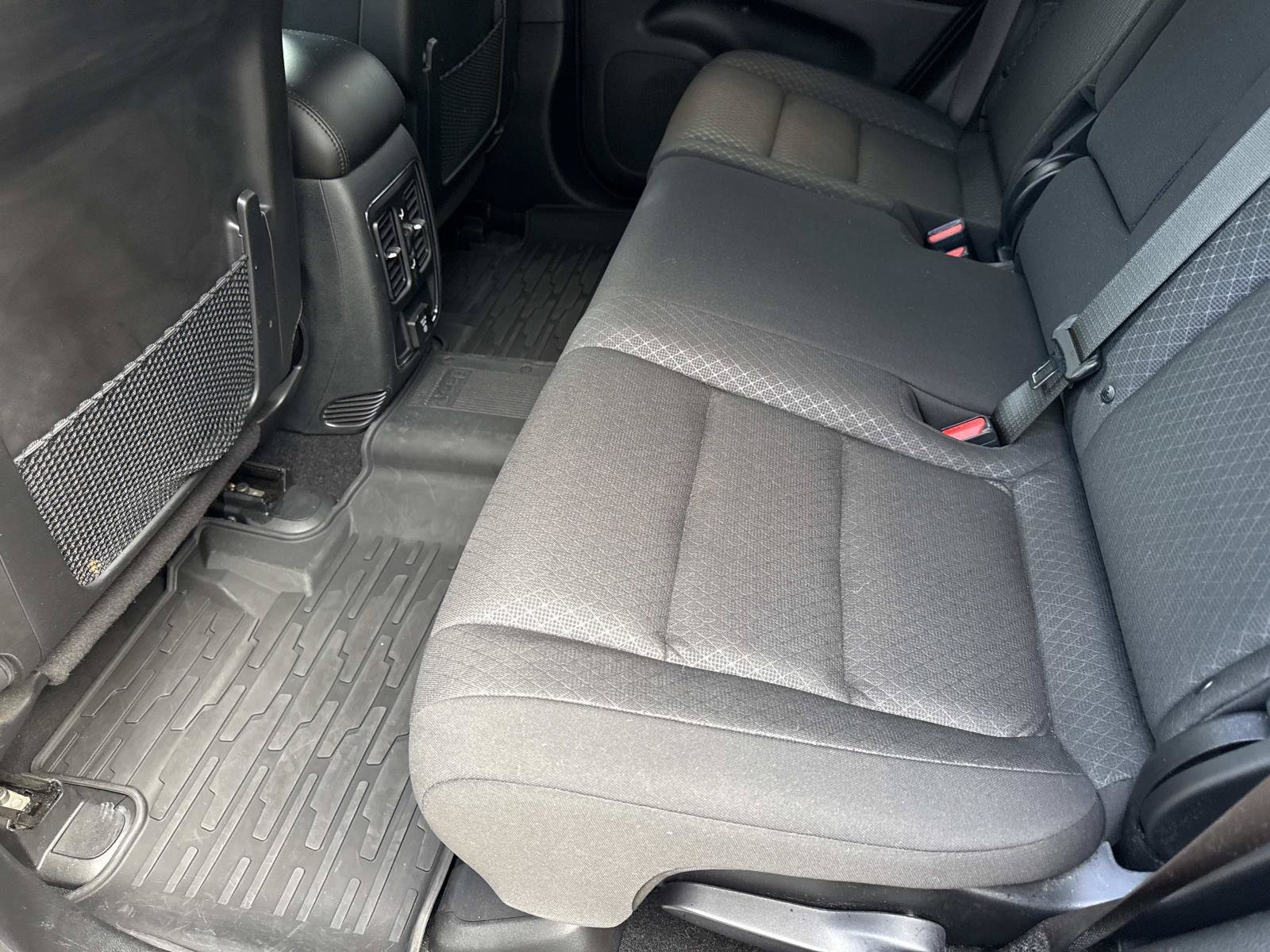 Used 2021 Bright White Clea Jeep Laredo E image 9