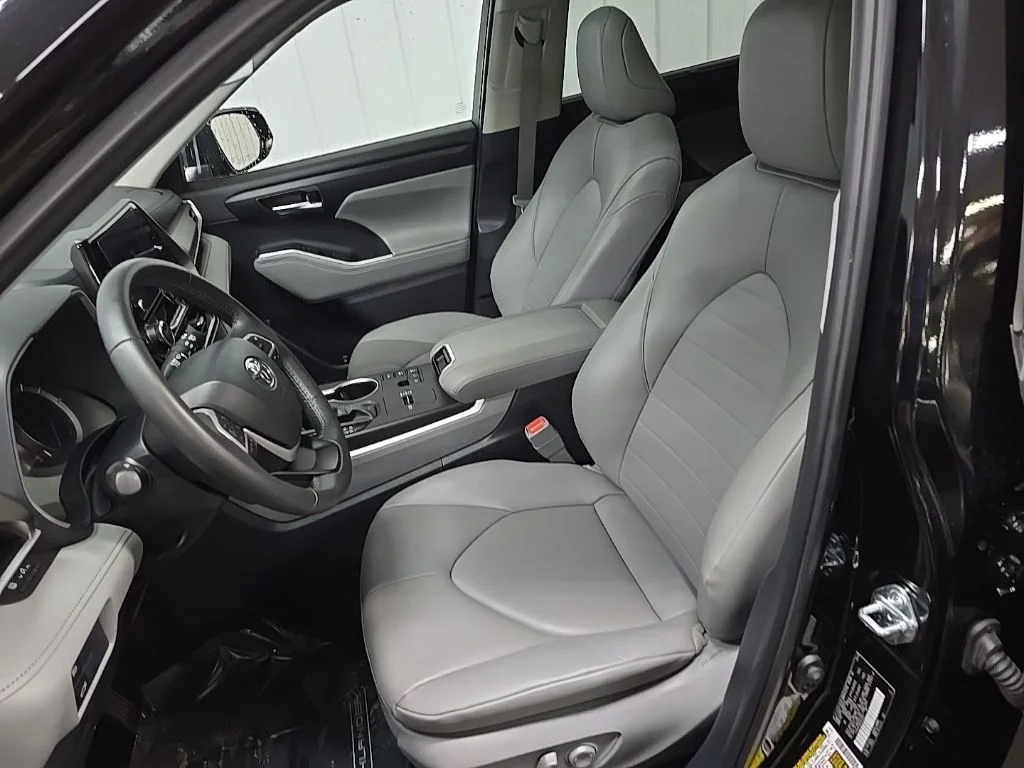 Used 2024 Black Toyota XLE image 30