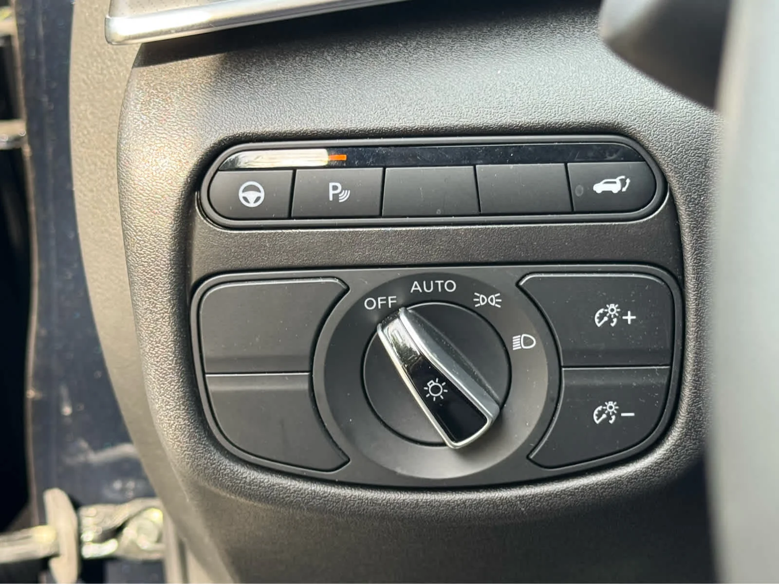 Certified Used 2025 Hermosa Blue INFINITI LUXE image 19