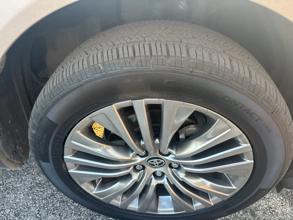 Used 2022 Titanium Glow Toyota Limited image 10