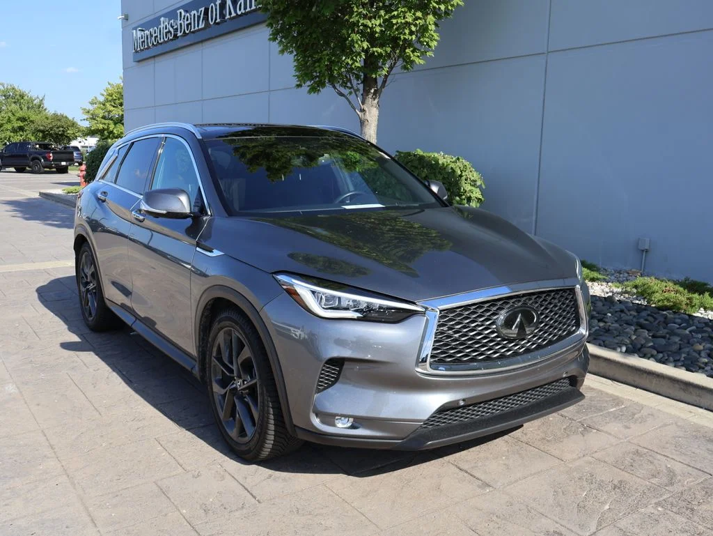 Used 2019 Gray INFINITI ESSENTIAL image 1