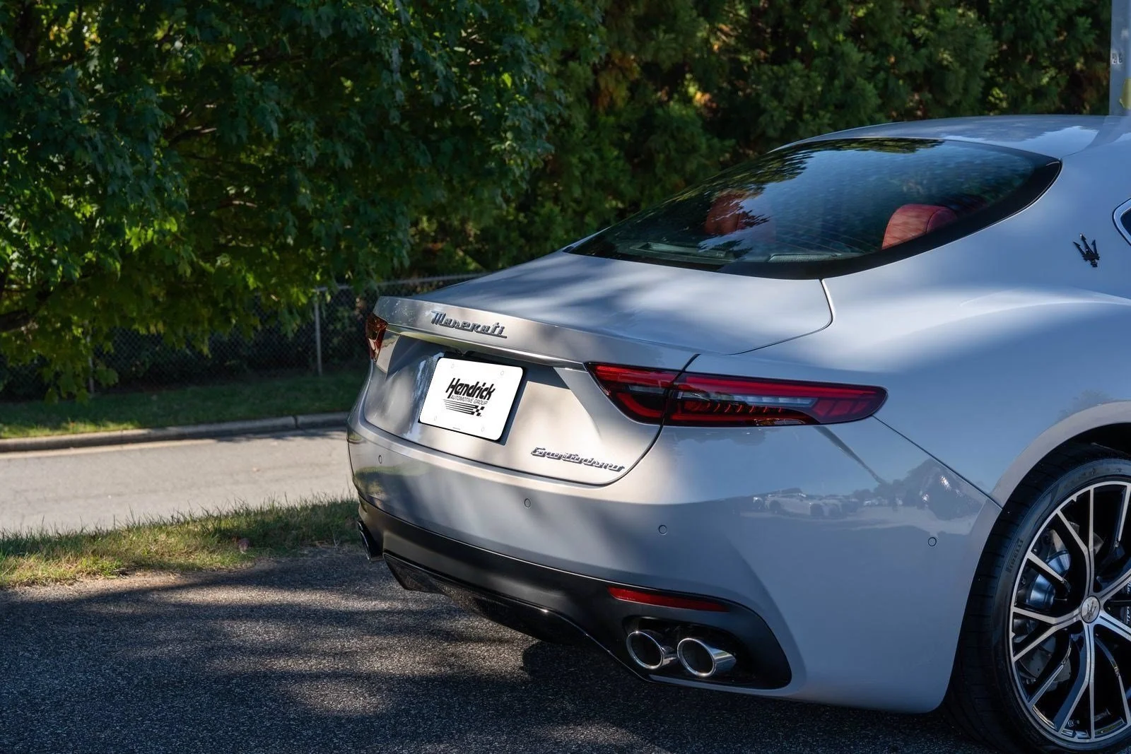 New 2026 Bianco Astro Metallic Maserati  image 12