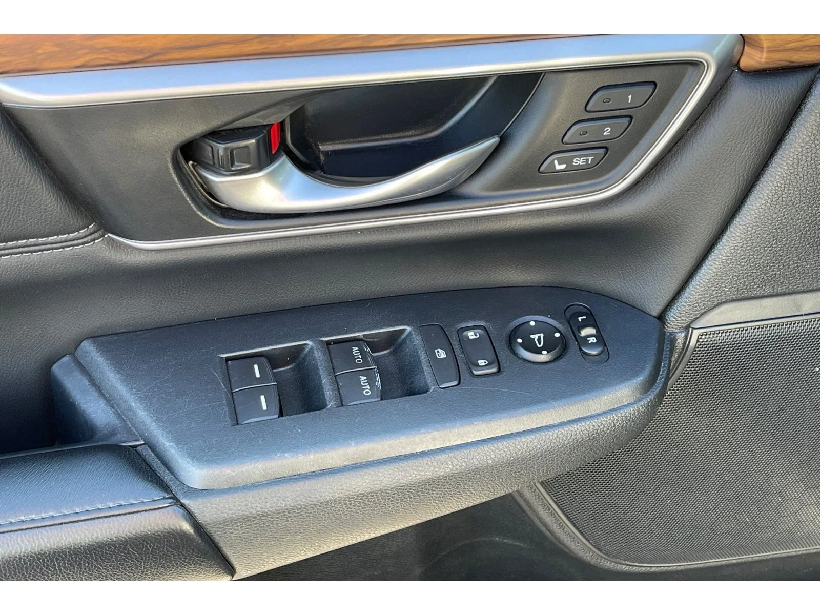 Used 2020 Lunar Silver Metallic Honda EX-L image 12