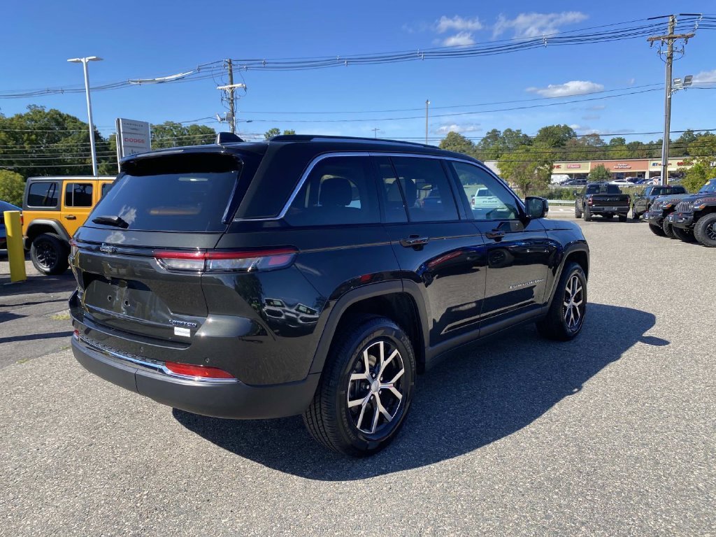 Certified Used 2023 Brown Jeep Limited image 3