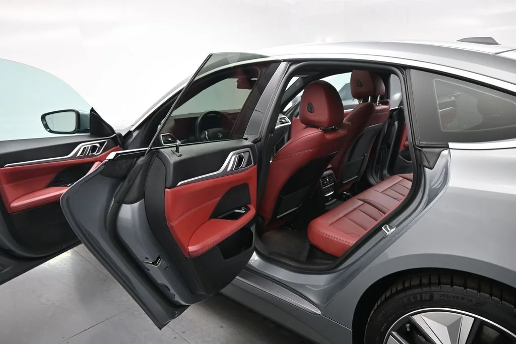 Used 2023 Gray BMW eDrive40 image 19