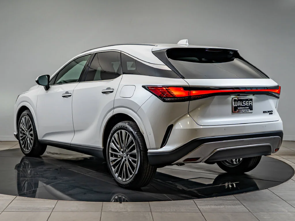 New 2026 Eminent White Pearl Lexus LUXURY image 7