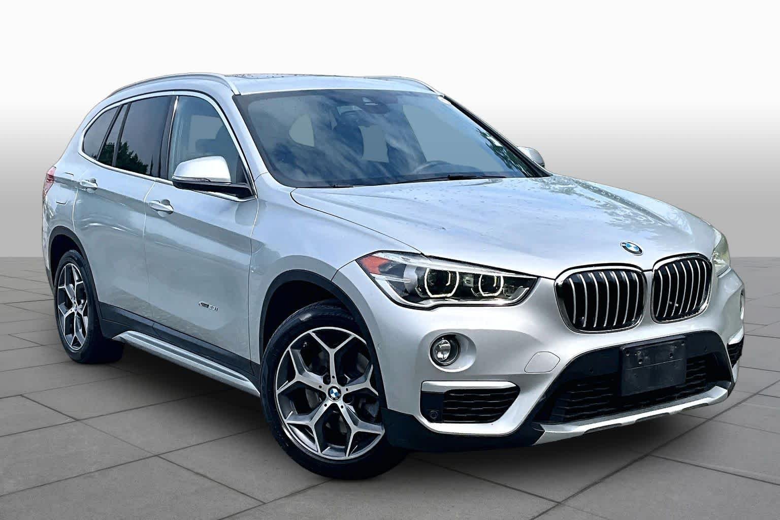 Used 2016 Alpine White BMW xDrive28i image 3