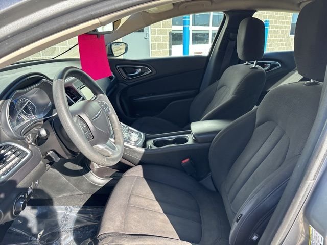 Used 2015 Silver Chrysler Limited image 12