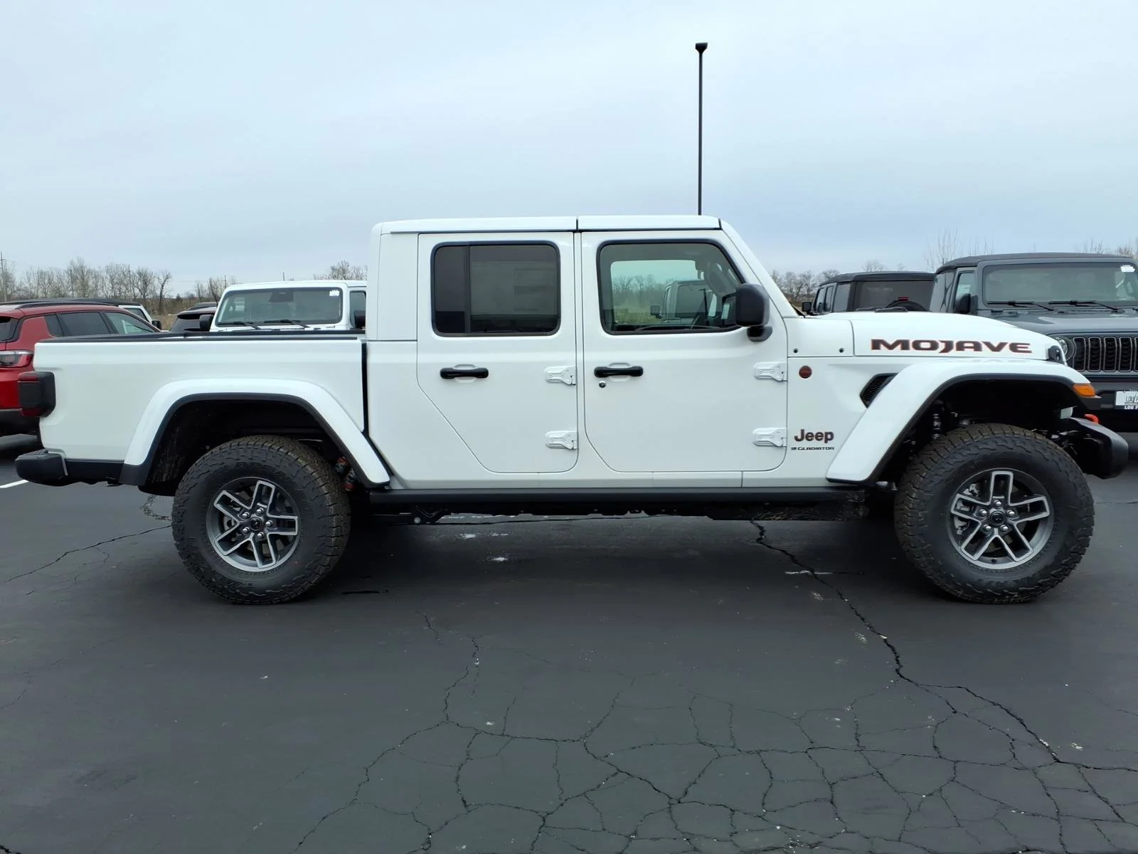 New 2026 Bright White Clearcoat Jeep Mojave image 18