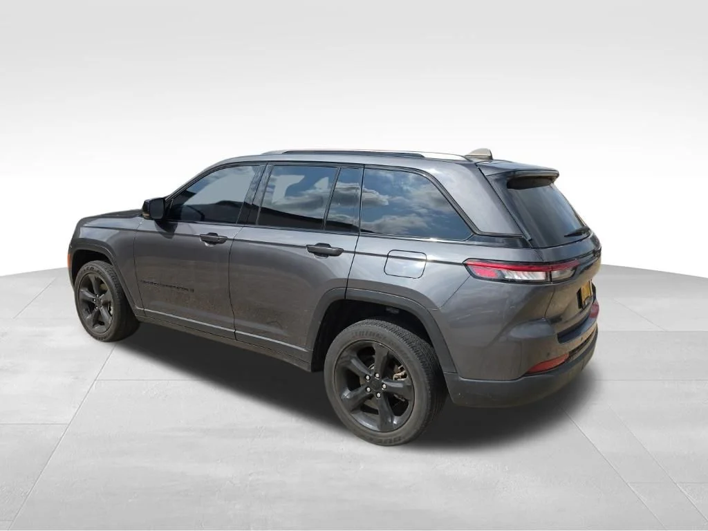 Used 2023 Gray Jeep Altitude X image 10