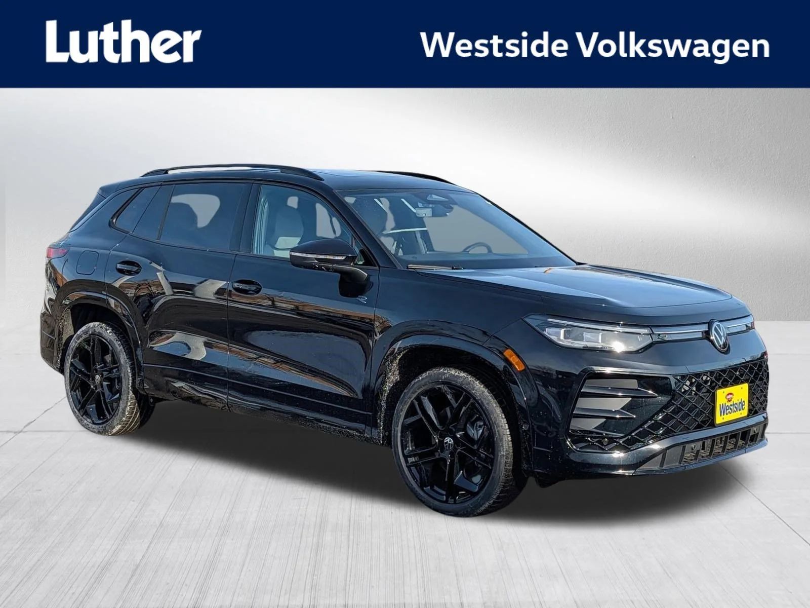 2026 Volkswagen Tiguan 2.0T SE R-Line Black 4Motion's photo
