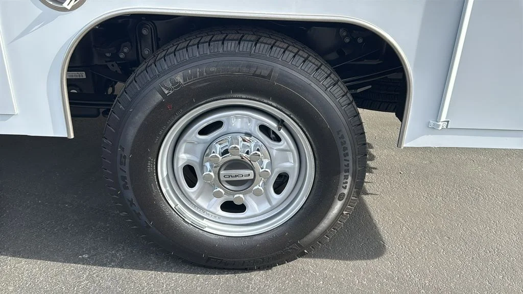 New 2026 Oxford White Ford F-250® XL image 8