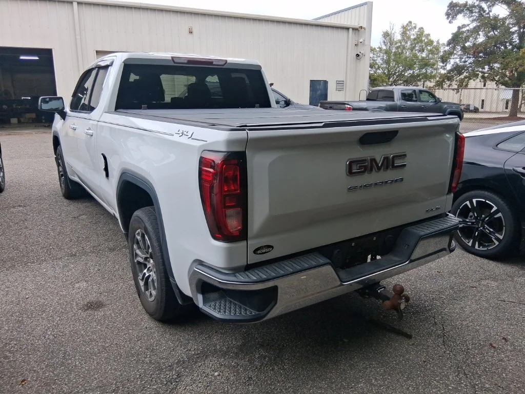 Used 2019 White GMC SLE image 4