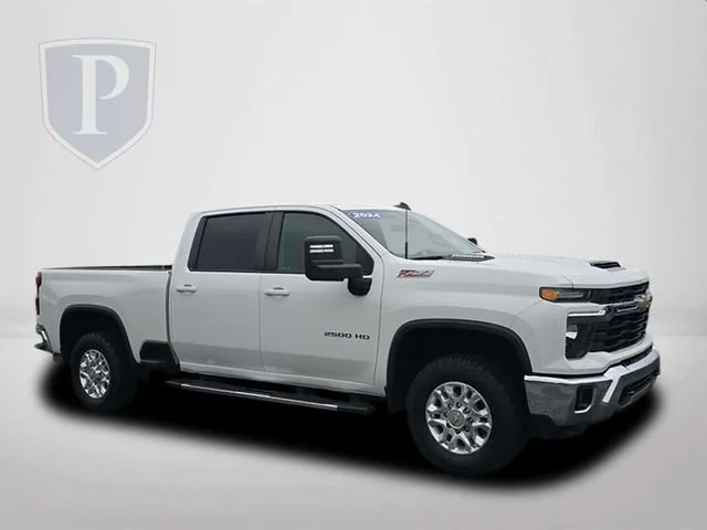 Used 2024 Summit White Chevrolet LT image 2
