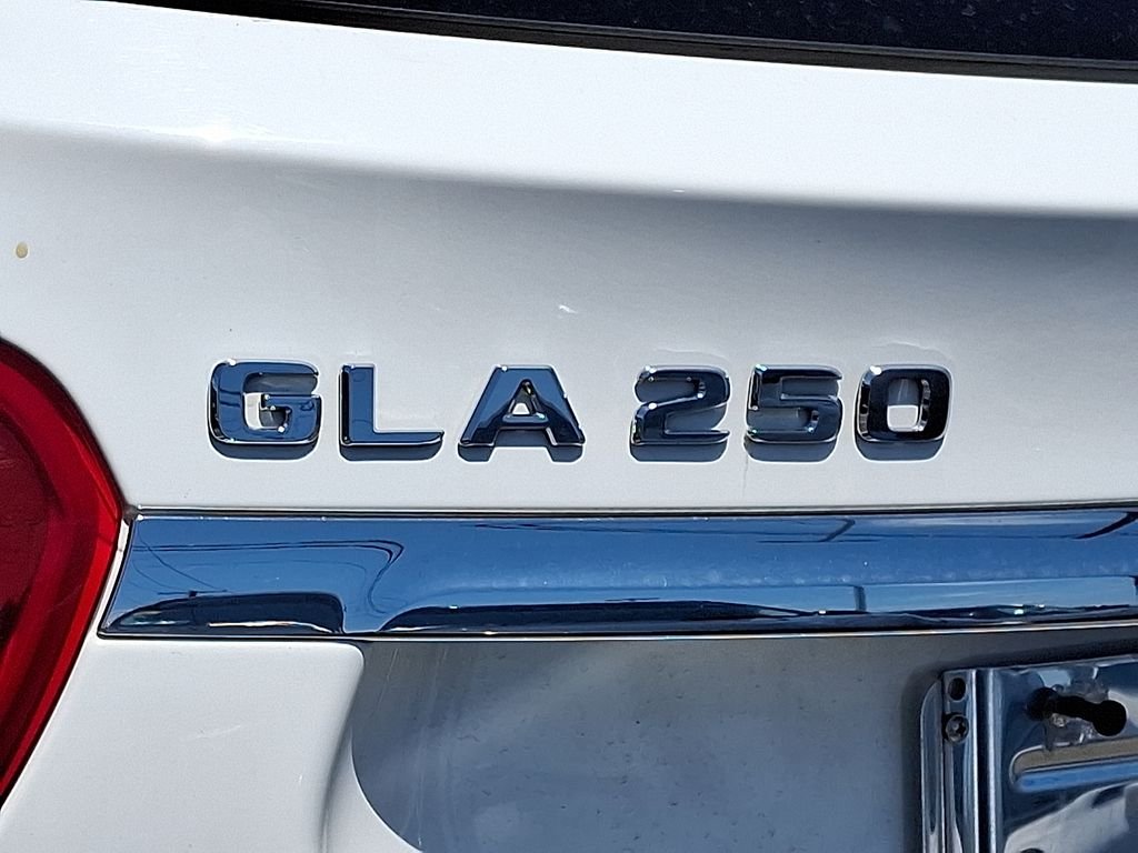 Used 2018 White Mercedes-Benz GLA 250 image 10