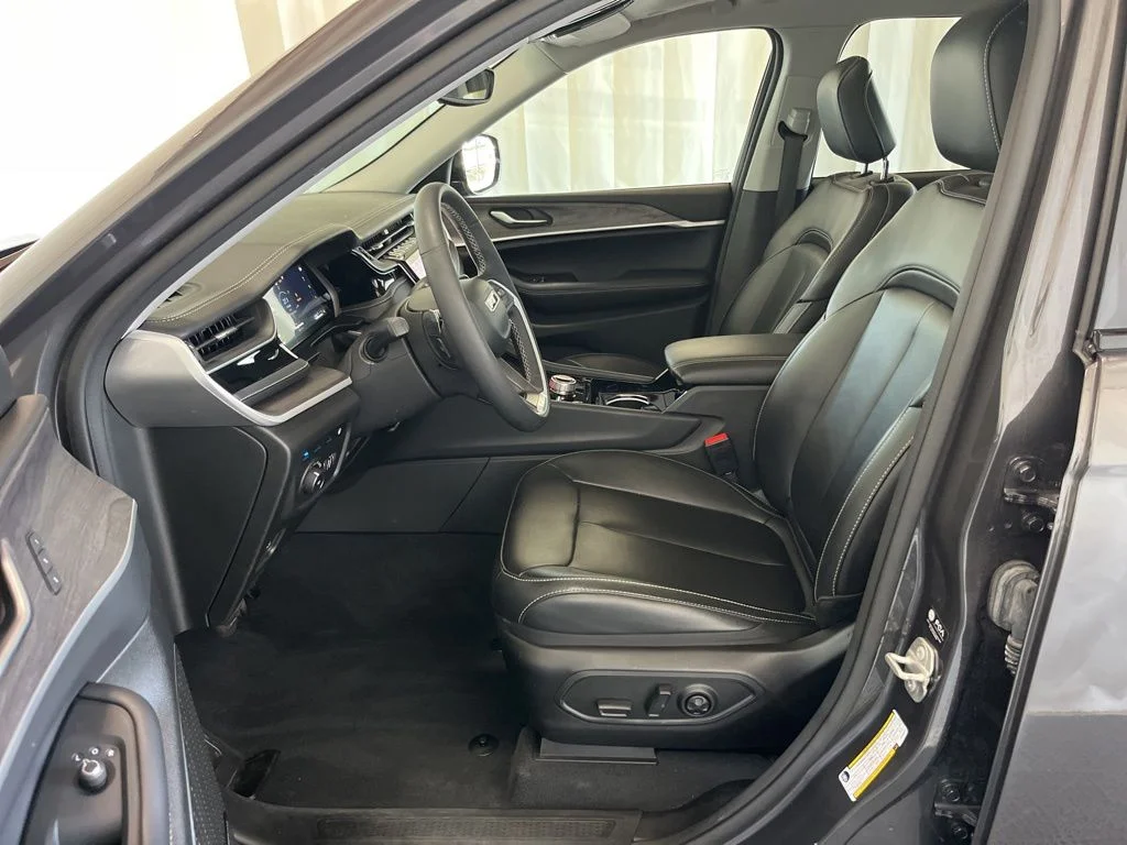 Used 2023 Gray Jeep 4xe image 4