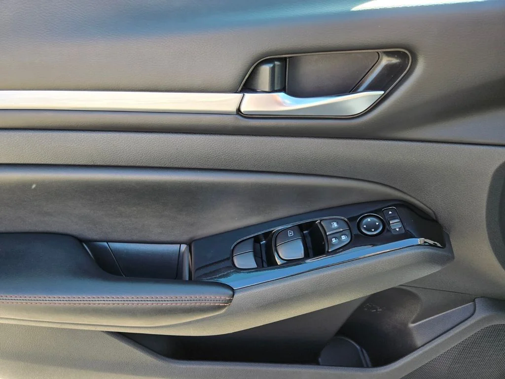 2024 Nissan Altima SR - Photo 21