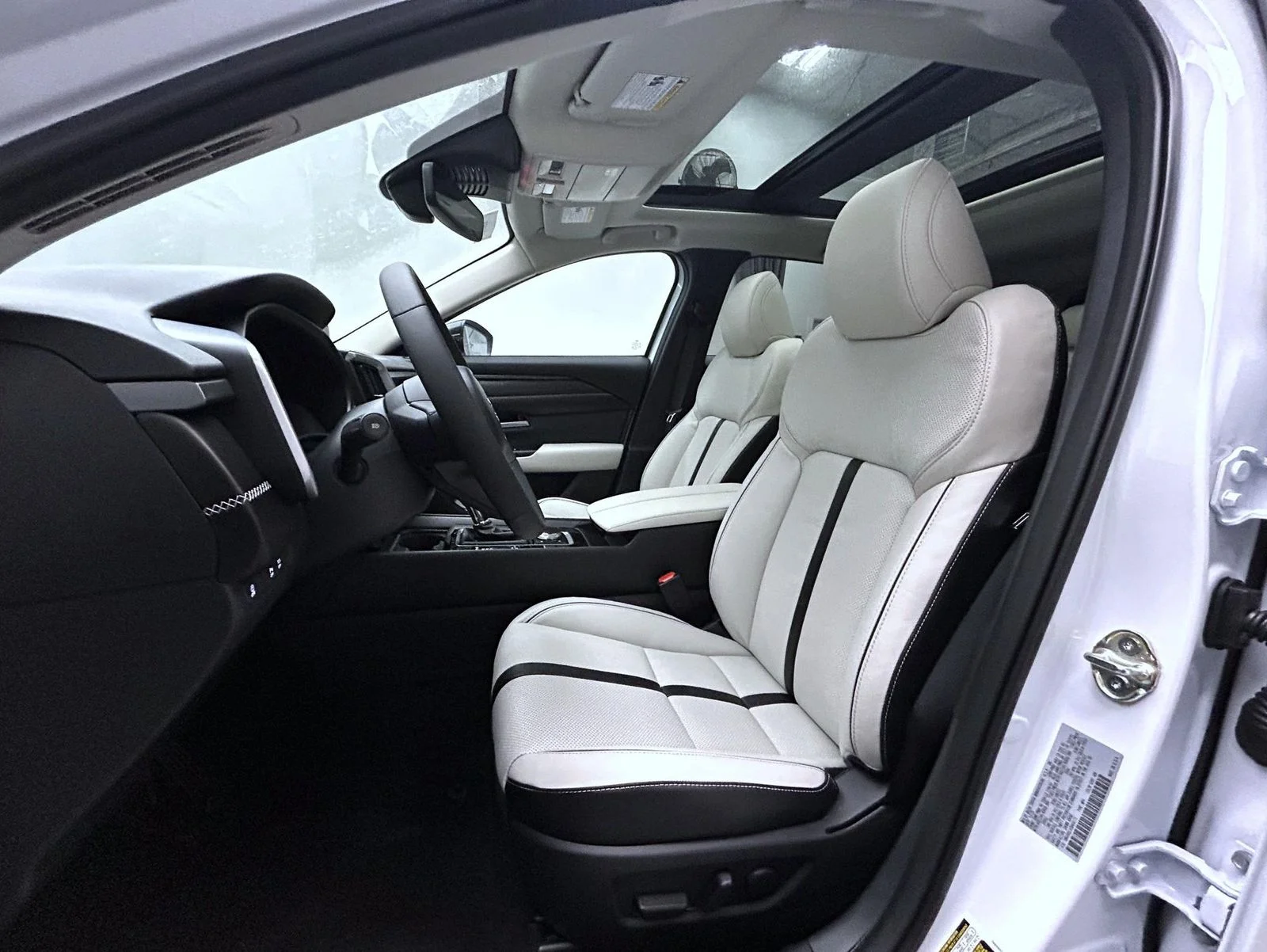 2026 Mazda CX-50 Premium - Photo 11