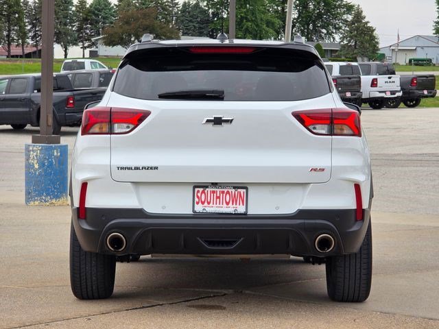 Used 2022 Summit White Chevrolet RS image 6