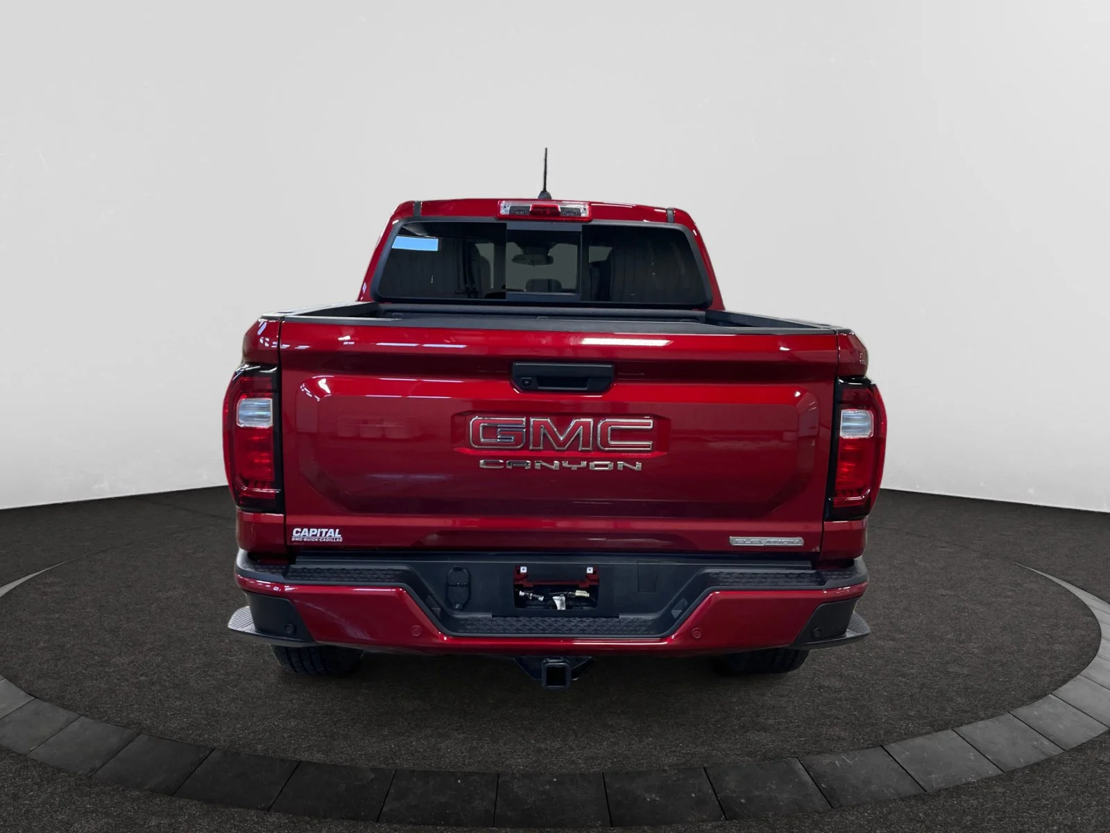 Used 2025 Red GMC Elevation Crew Cab image 4