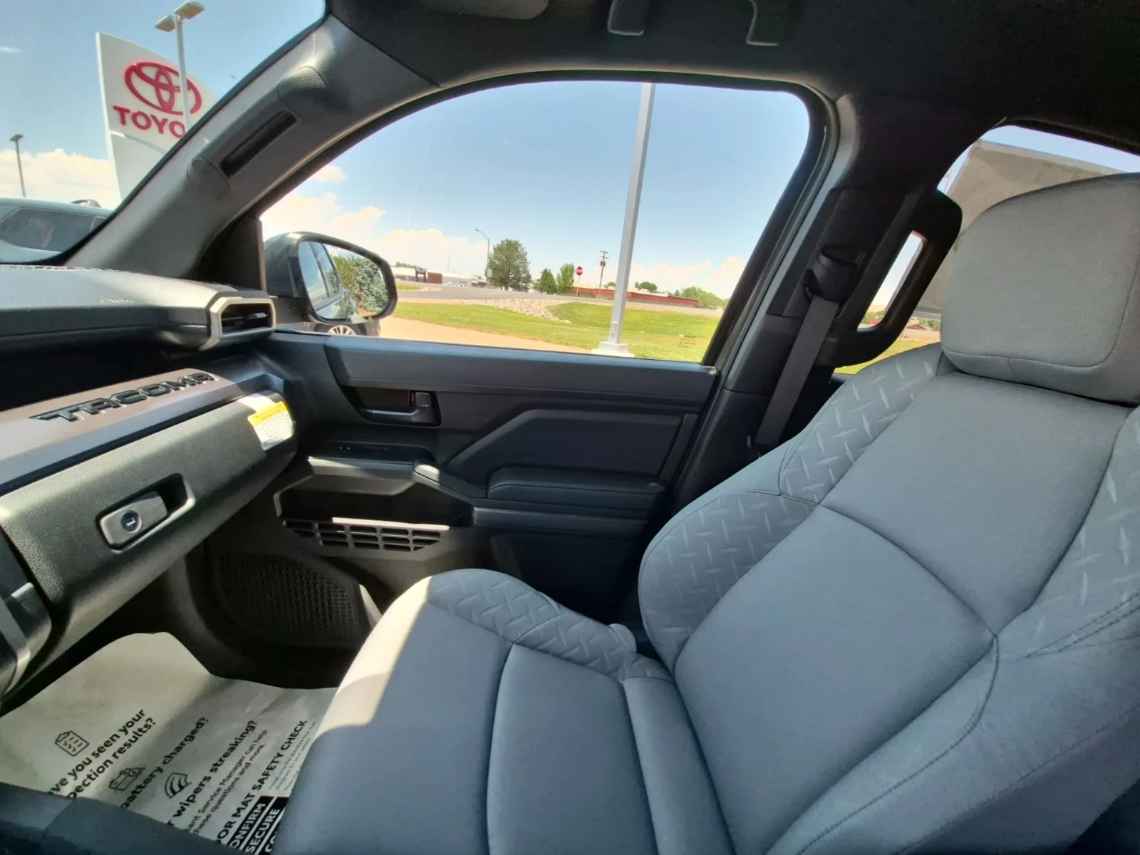 2026 Toyota Tacoma SR5 - Photo 28