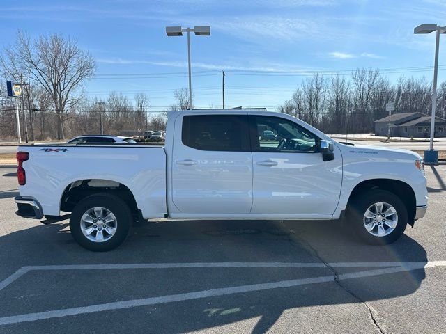 Used 2025 White Chevrolet LT image 5
