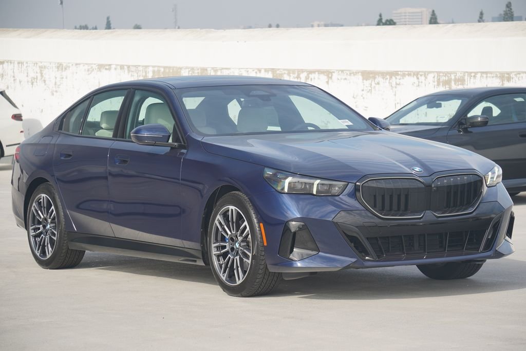 Used 2026 Tanzanite Blue II Met BMW 530i image 3