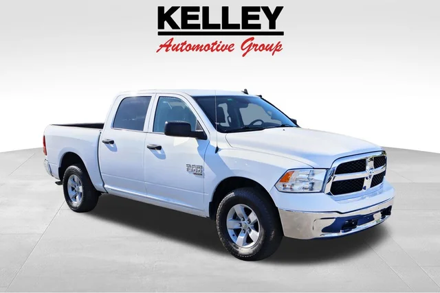 Pre-Owned 2022 Ram 1500 Classic SLT 4WD 4D Crew Cab