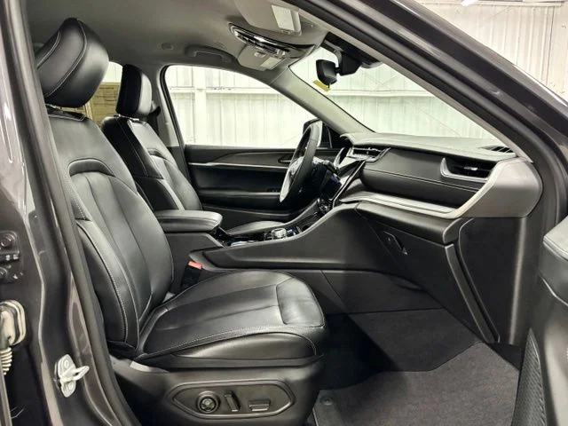 Used 2023 Gray Jeep Limited image 22