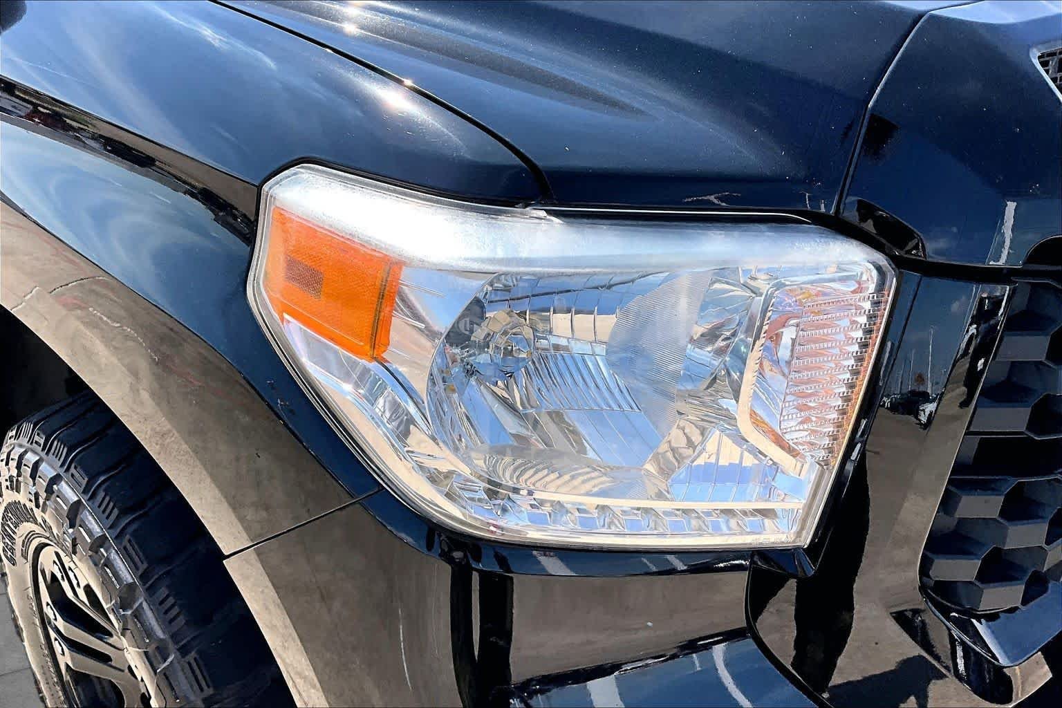 Used 2016 Black Toyota SR5 image 28