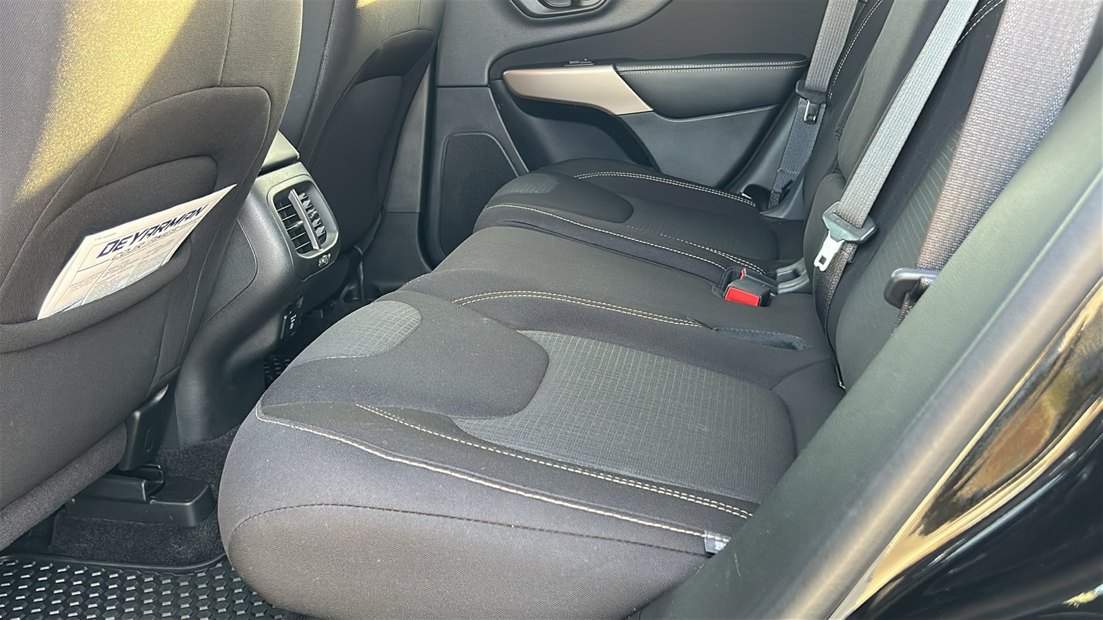Used 2017 Black Jeep Latitude image 12
