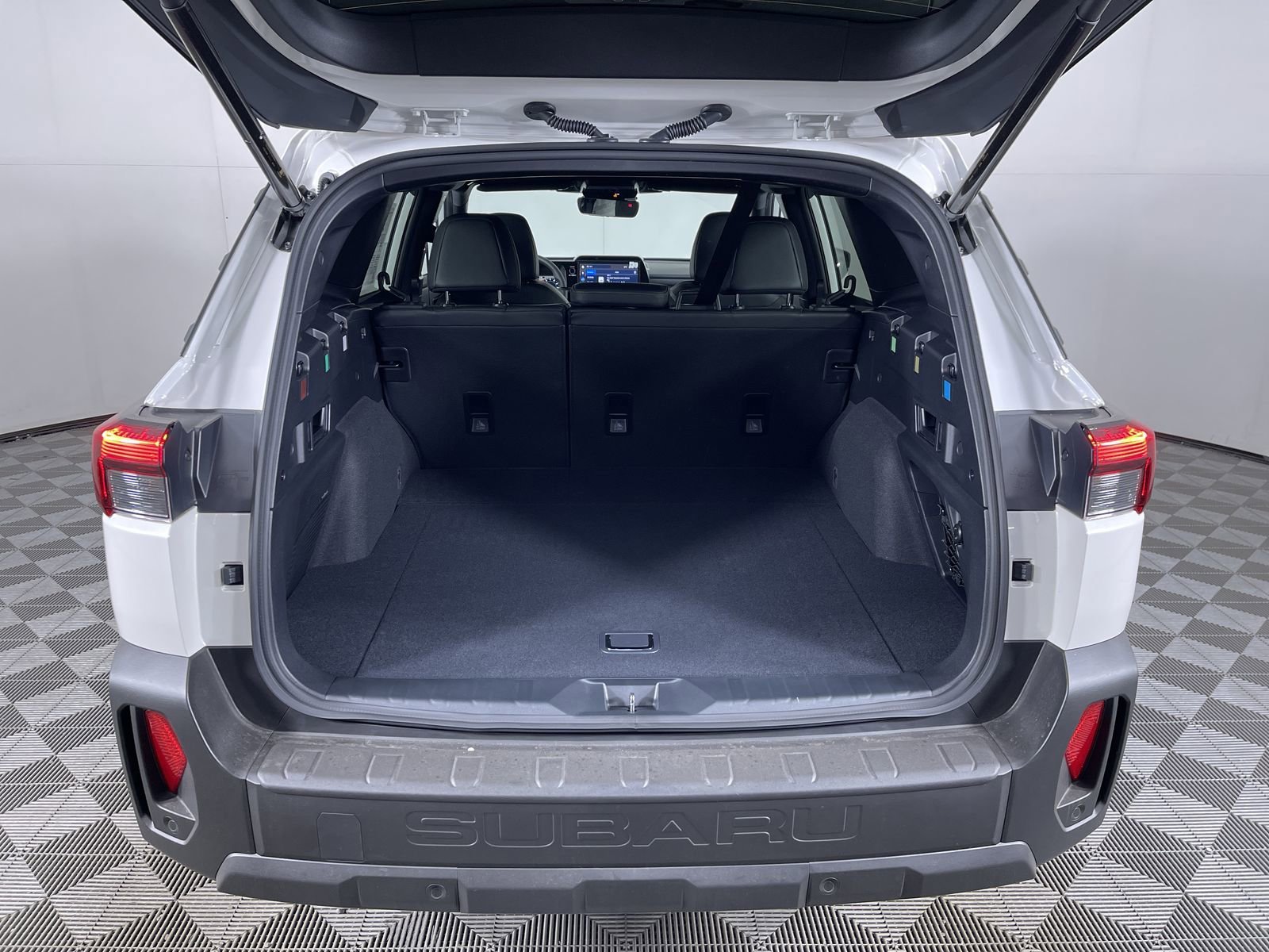 New 2026 CRYSTAL WHITE PEARL Subaru Wilderness image 25