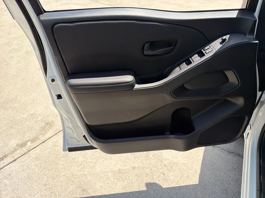 New 2026 Glacier White Nissan Crew Cab SV image 17