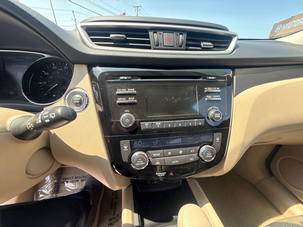 Used 2014 Black Nissan SV image 22