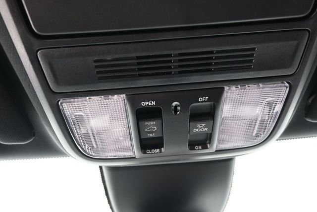 Used 2025  Honda Sport-L image 29