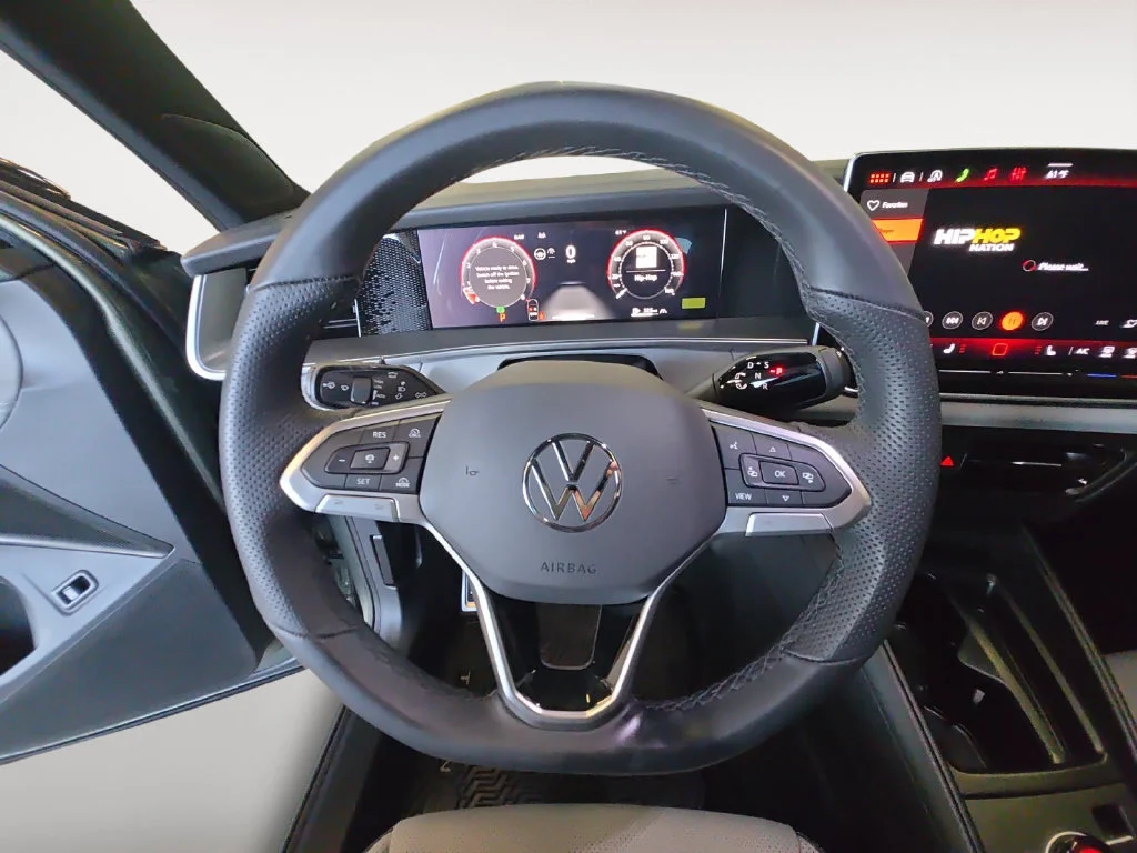 Used 2026 Green Volkswagen SE R-Line Black image 19