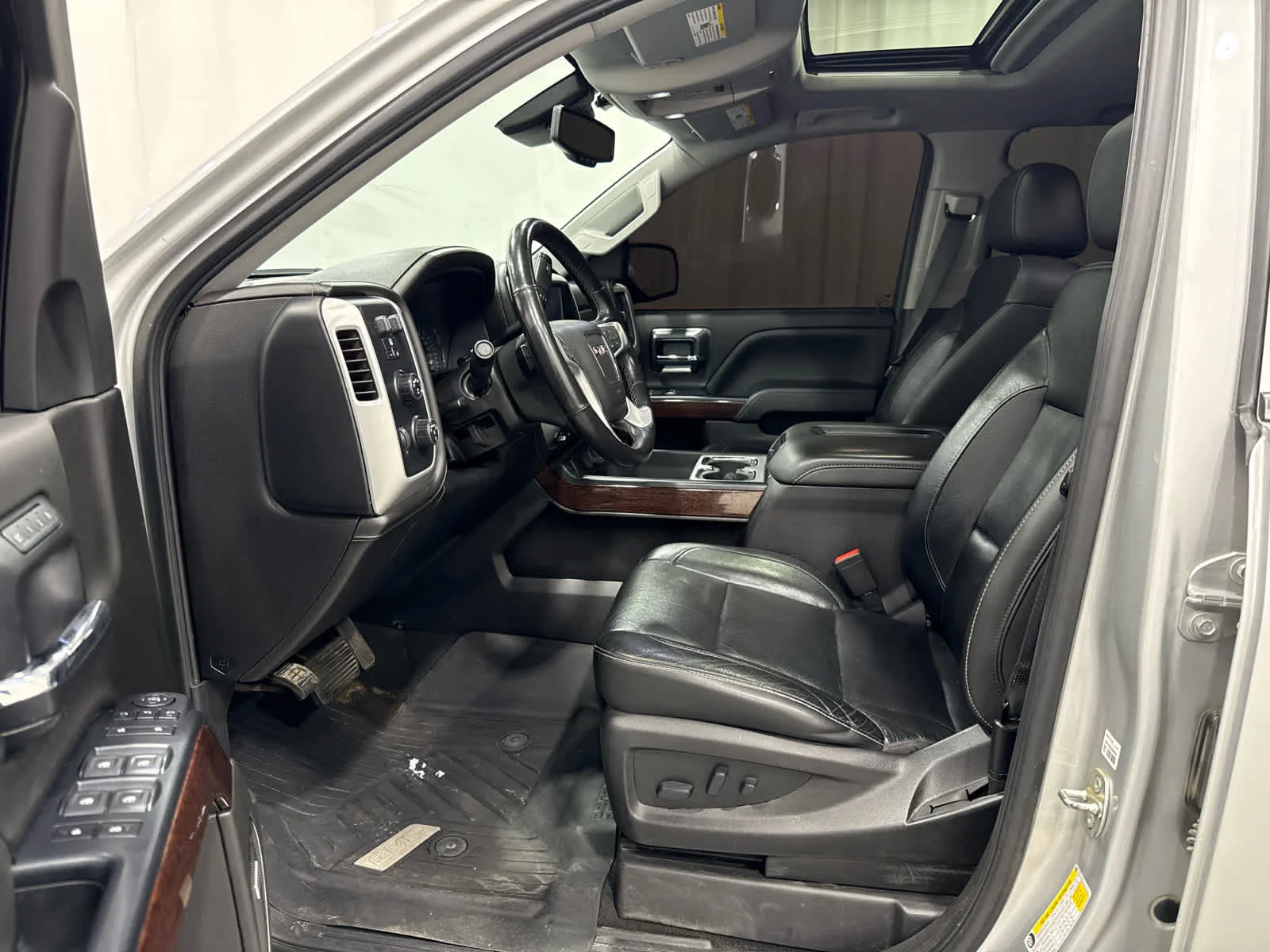 Used 2018 QUICKSILVER METALLIC GMC SLT image 8