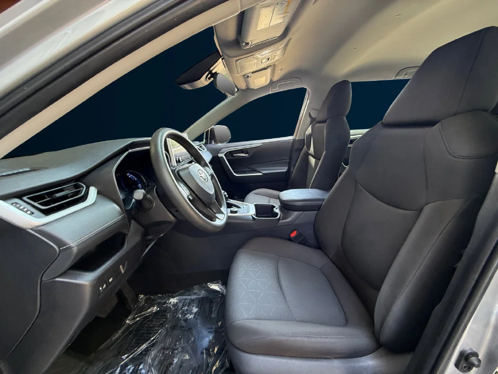Used 2025 Silver Toyota XLE image 10