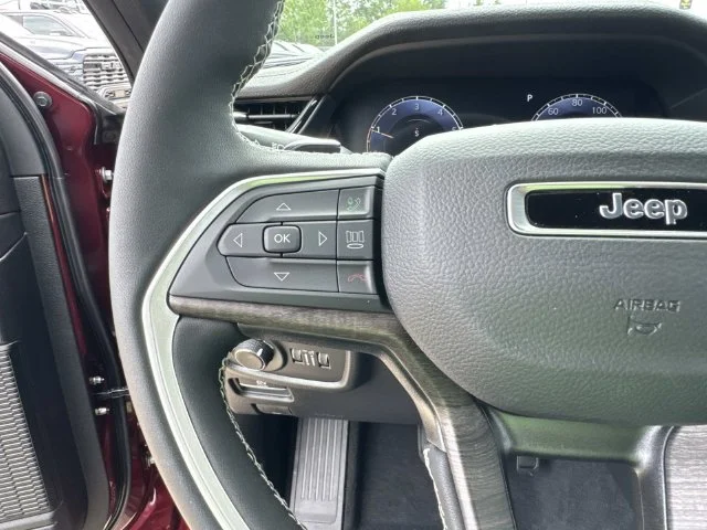 New 2026 Velvet Red Pearl-Coat Exterior Paint Jeep Altitude image 23