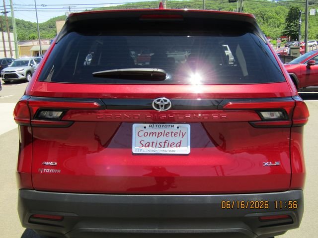 Used 2024 Pearl Toyota XLE image 5
