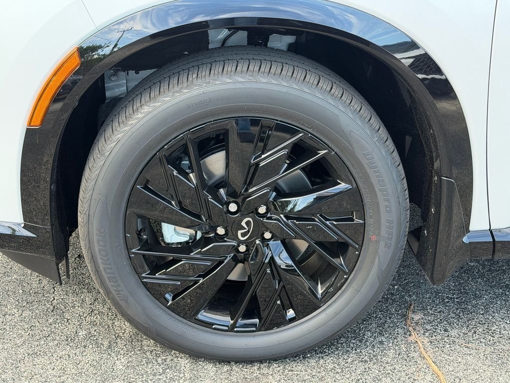New 2027 RADIANT WHITE INFINITI Sport AWD image 11