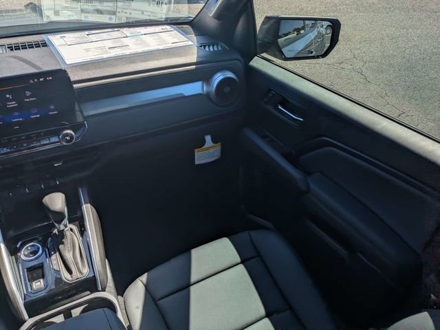 2026 Chevrolet Colorado LT - Photo 17