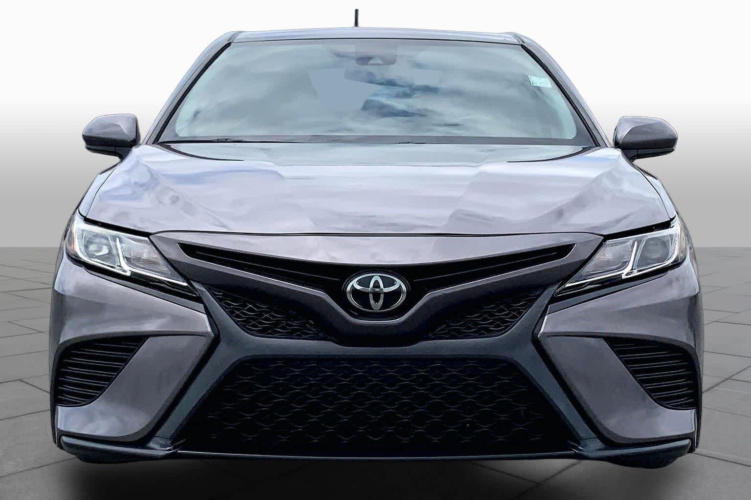 Used 2019 Predawn Gray Mica Toyota SE image 4