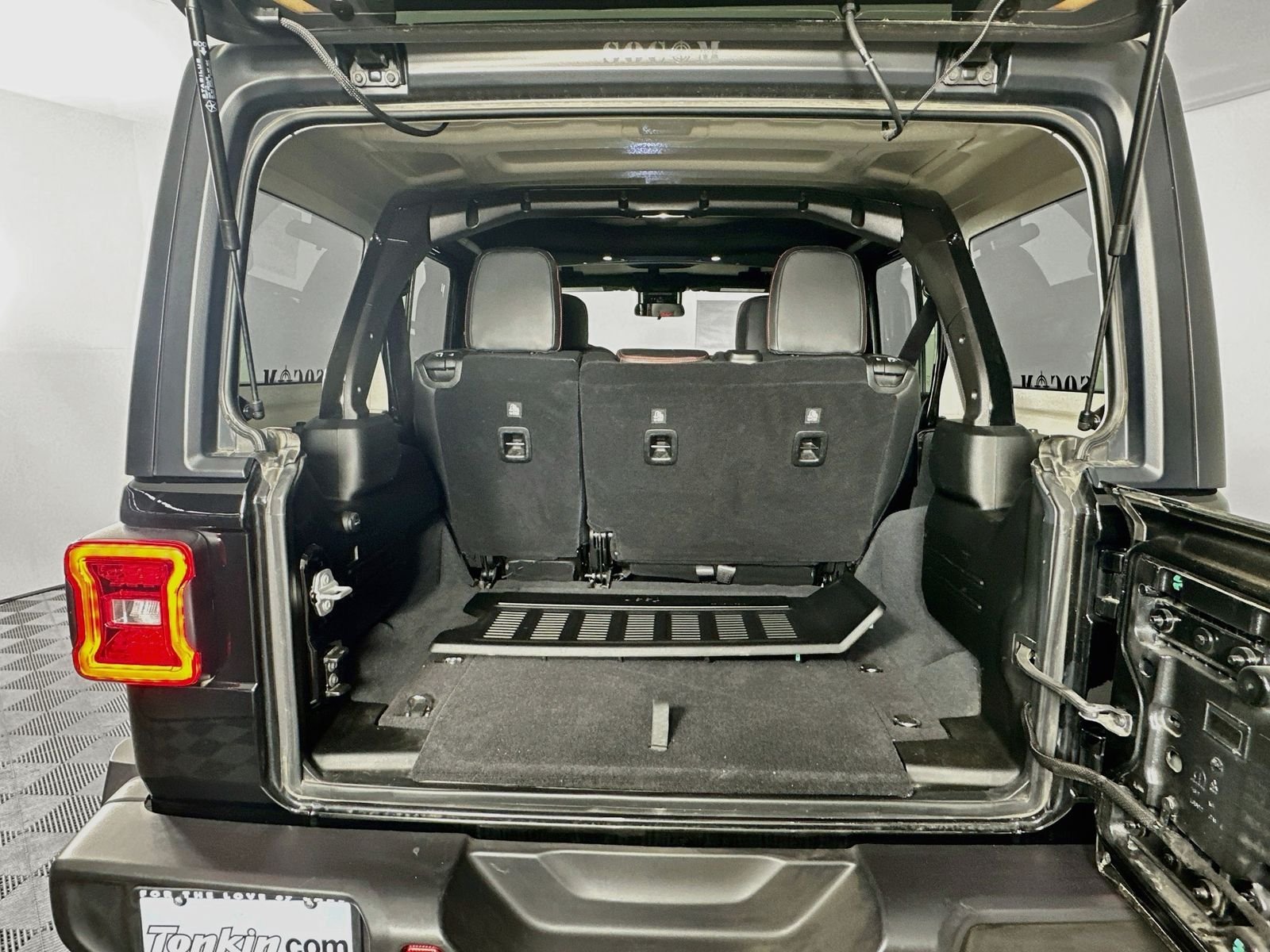 Used 2025 Black Clearcoat Jeep Rubicon image 24