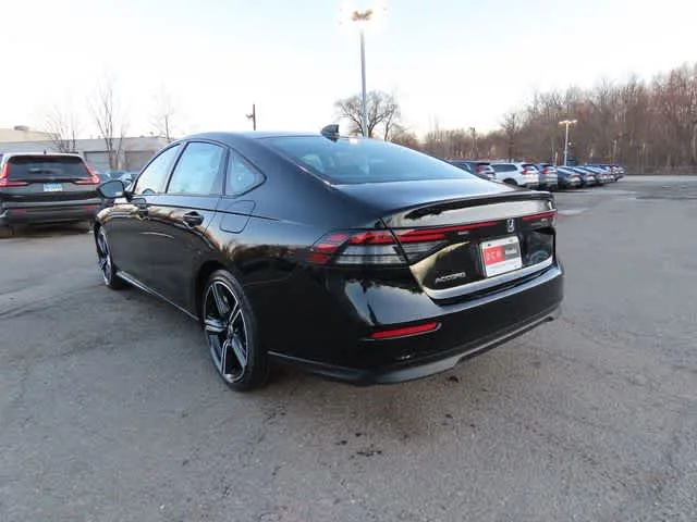 New 2026 Crystal Black Pearl Honda SE image 4