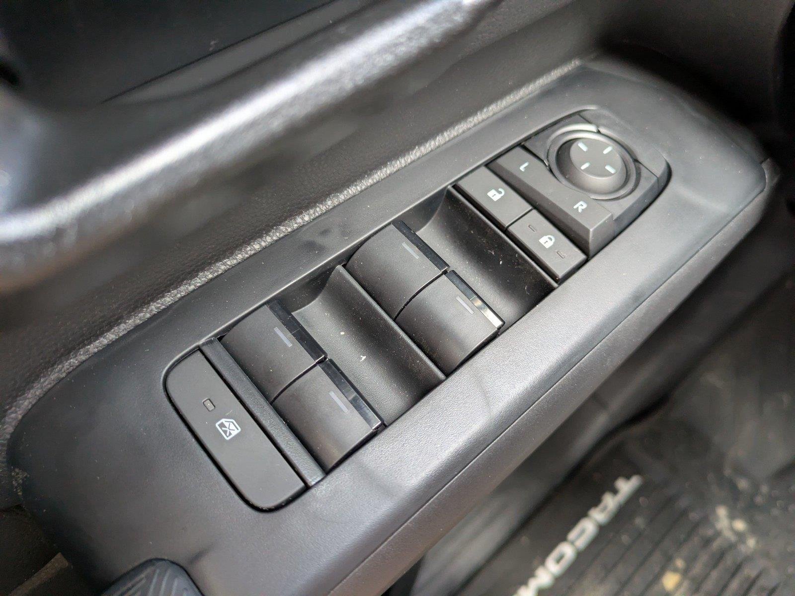 2026 Toyota Tacoma SR5 - Photo 23
